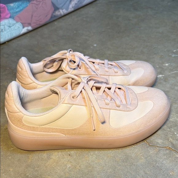 Lululemon Athletica Women's Blush Sneakers - Picture 4 of 8